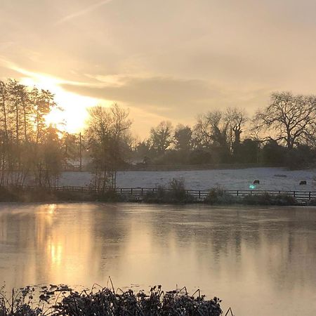 Astwell Mill Bed & Breakfast Helmdon ภายนอก รูปภาพ