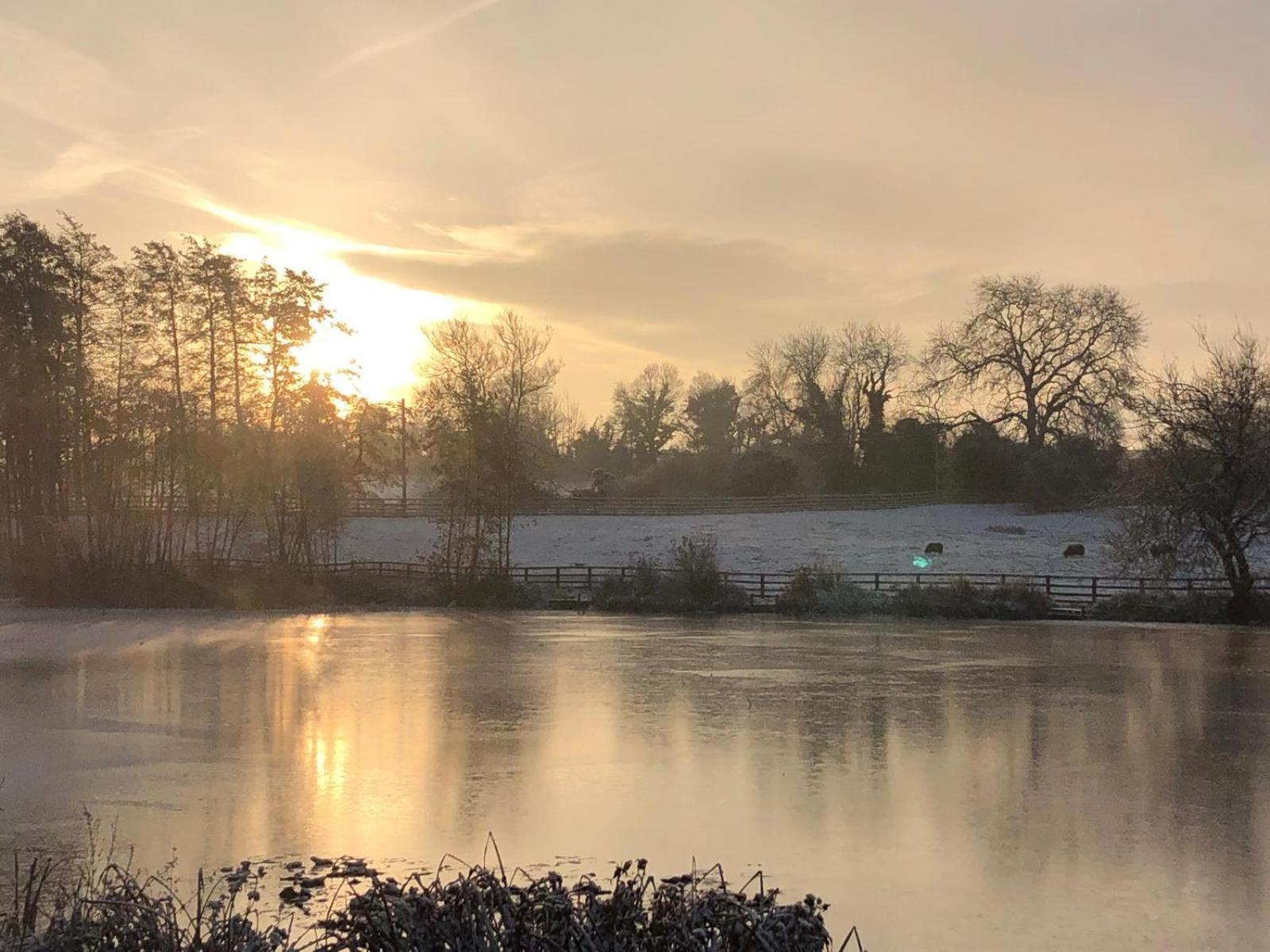 Astwell Mill Bed & Breakfast Helmdon ภายนอก รูปภาพ