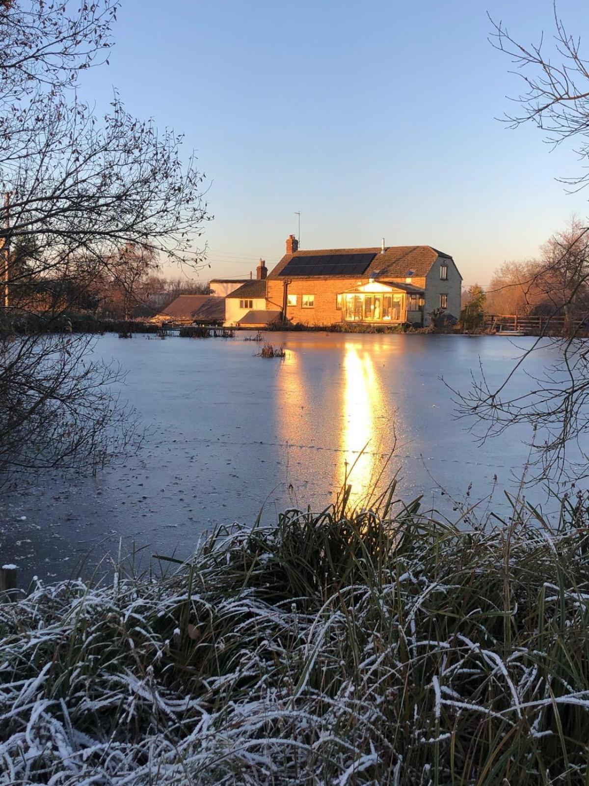 Astwell Mill Bed & Breakfast Helmdon ภายนอก รูปภาพ