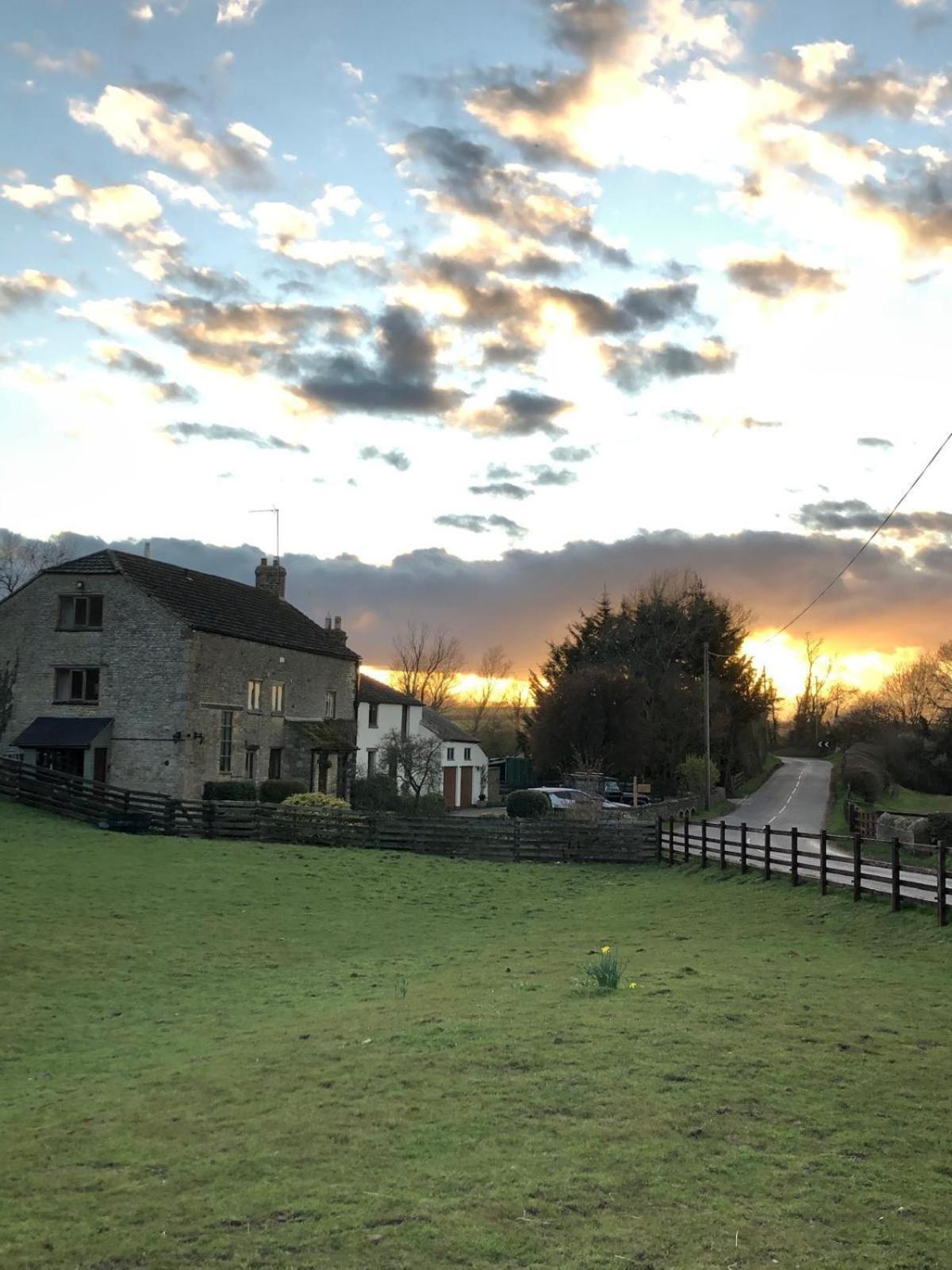 Astwell Mill Bed & Breakfast Helmdon ภายนอก รูปภาพ